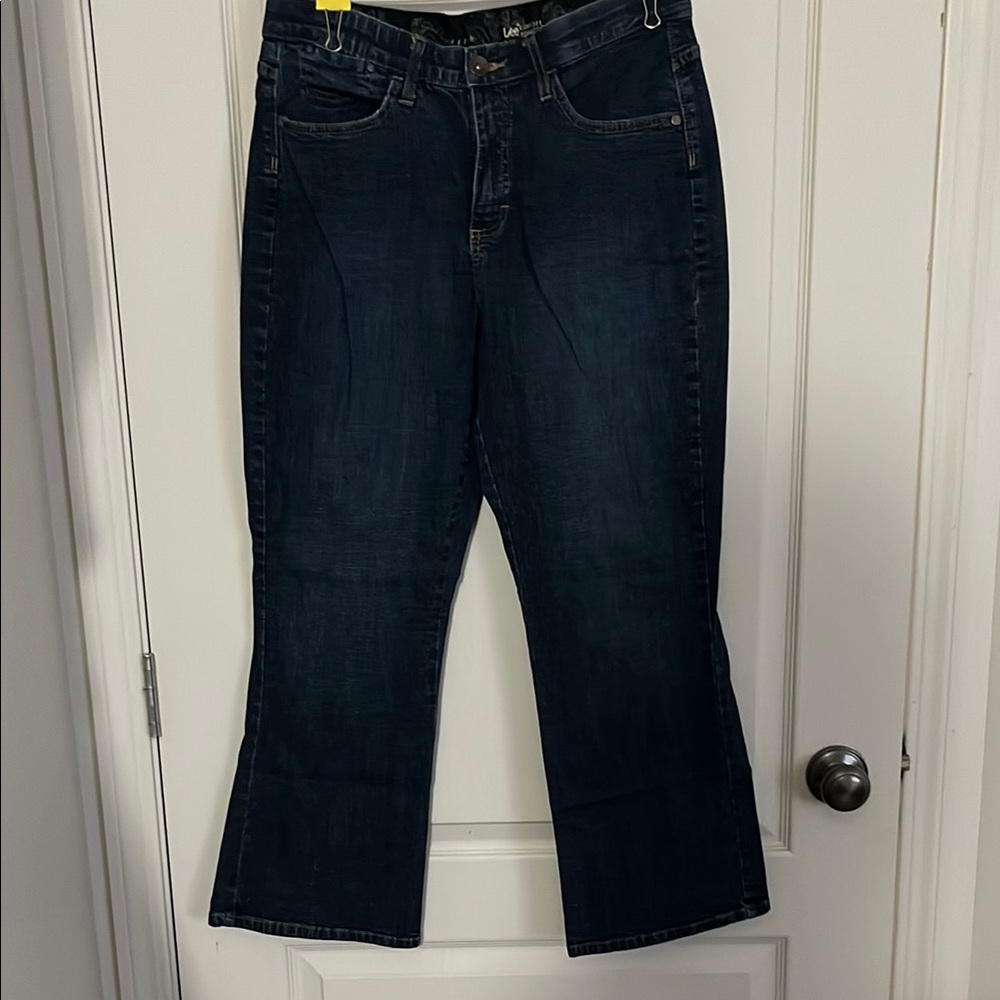 NWOT- 16 W- Lee women’s stretch jeans, curvy and bootcut